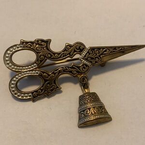 Vintage Thimble & Scissors Pin Brooch Sewing Seamstress